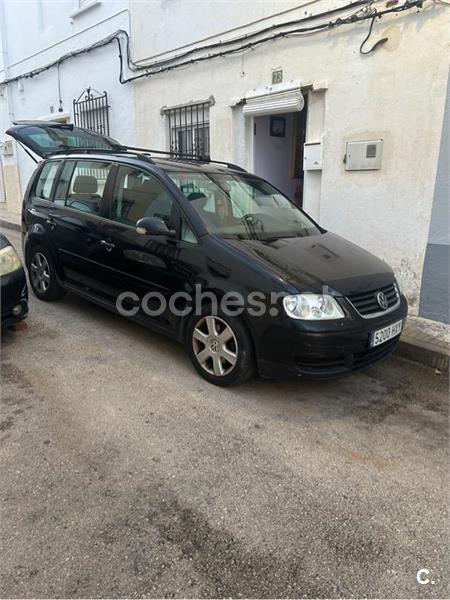 VOLKSWAGEN Touran