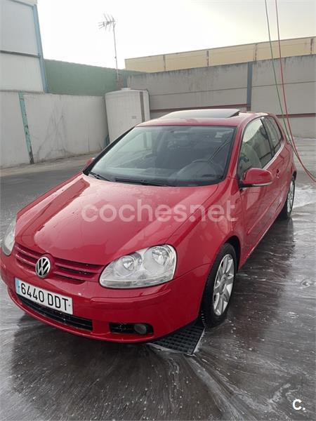 VOLKSWAGEN Golf 2.0 FSI Sportline