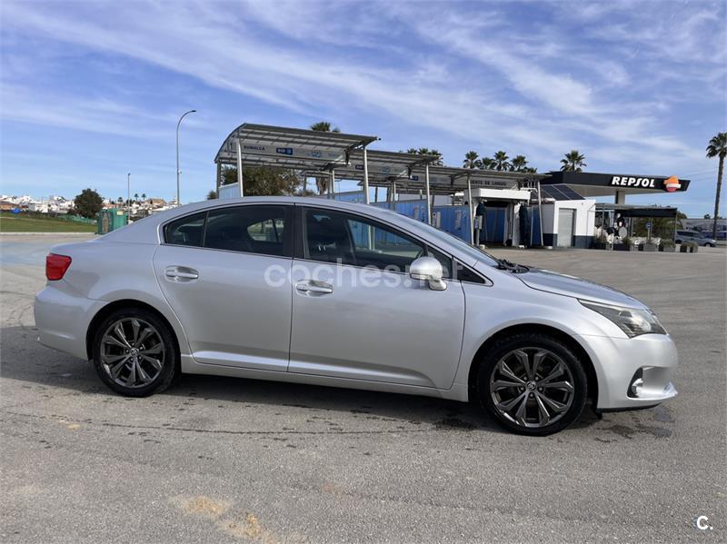 TOYOTA Avensis 120D ADVANCE