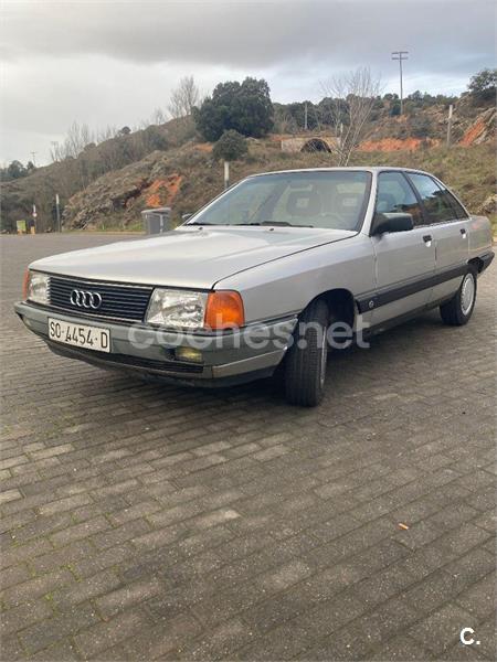 AUDI 100