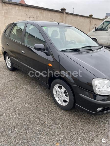 NISSAN Almera Tino