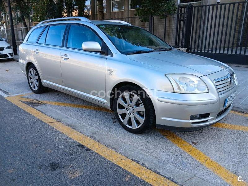 TOYOTA Avensis