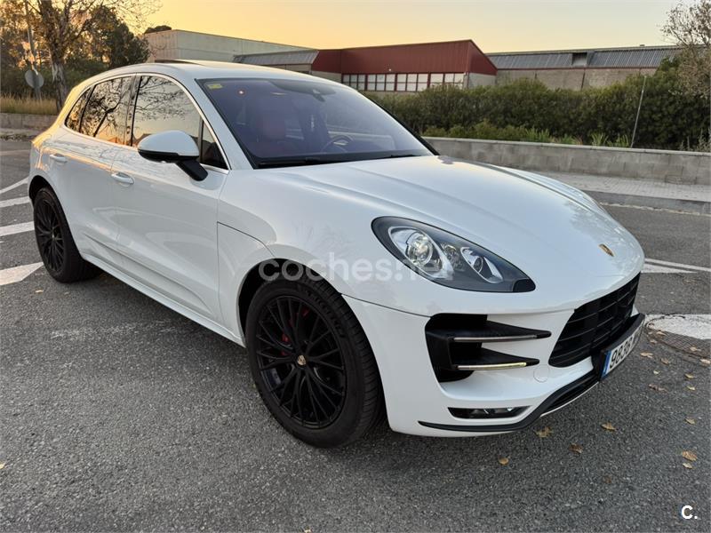 PORSCHE Macan Turbo