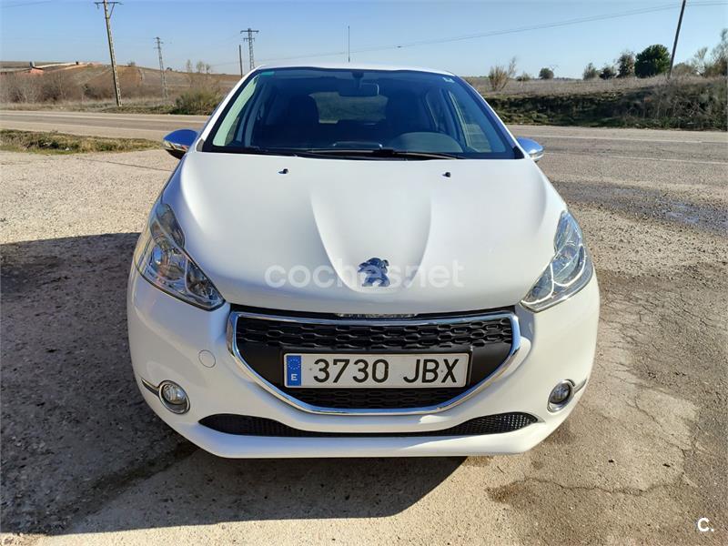 PEUGEOT 208 STYLE 1.2L PureTech 82