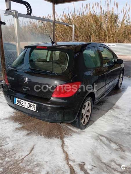 PEUGEOT 307