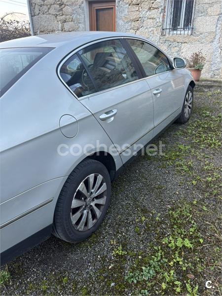 VOLKSWAGEN Passat 1.6 TDI 105 Advance Plus BlueMotion Tech