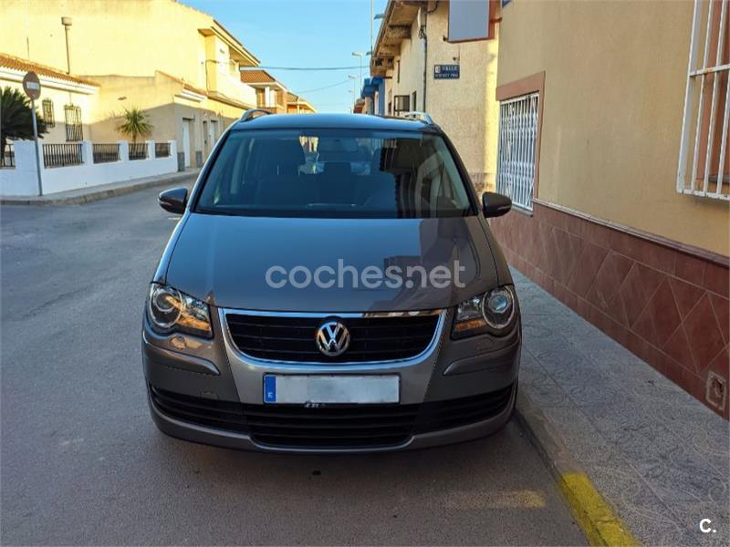 VOLKSWAGEN Touran 1.9 TDI Advance