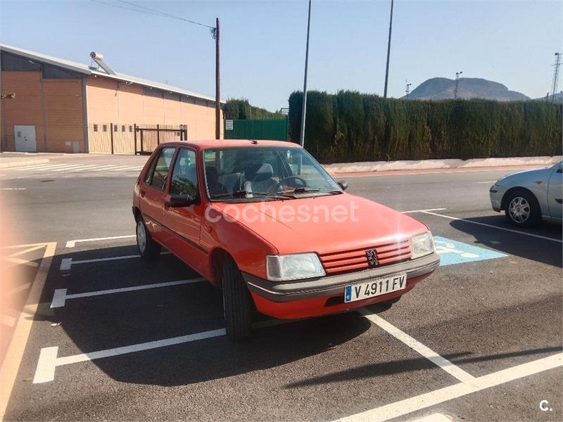 PEUGEOT 205