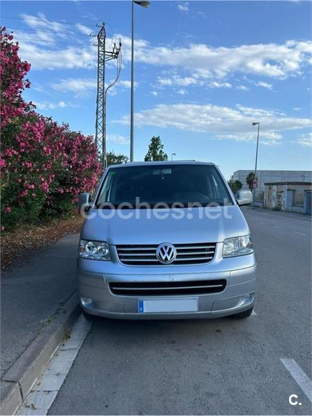 VOLKSWAGEN Multivan