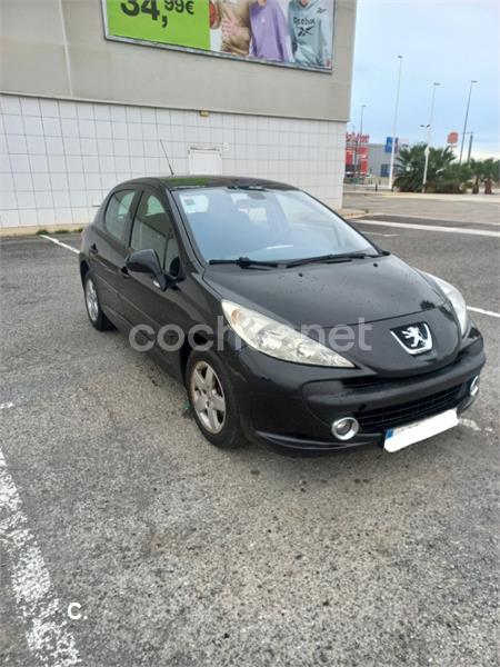 PEUGEOT 207 Confort 1.4 VTi 16v 95