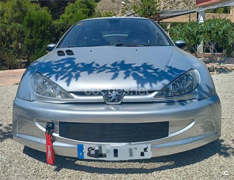 PEUGEOT 206