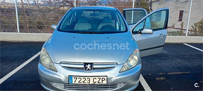 PEUGEOT 307