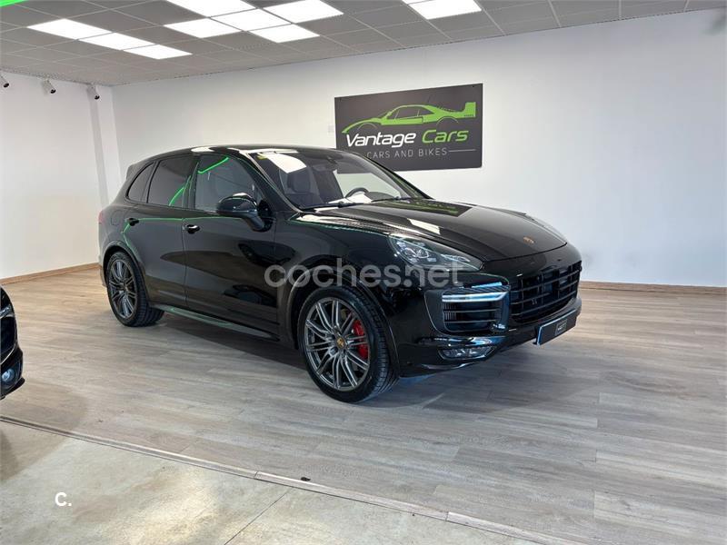 PORSCHE Cayenne GTS