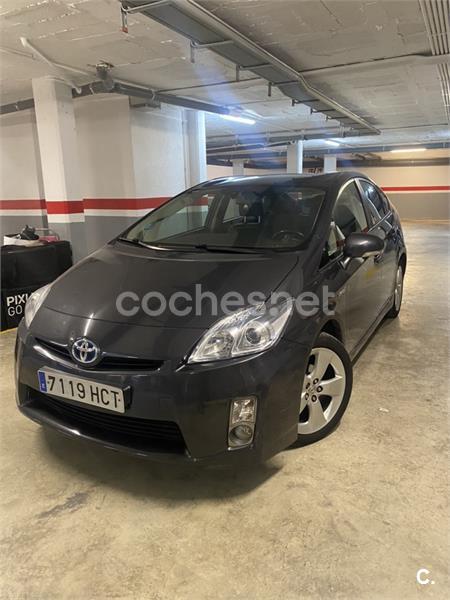 TOYOTA Prius 1.8 HSD ADVANCE