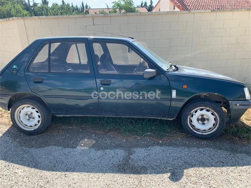 PEUGEOT 205