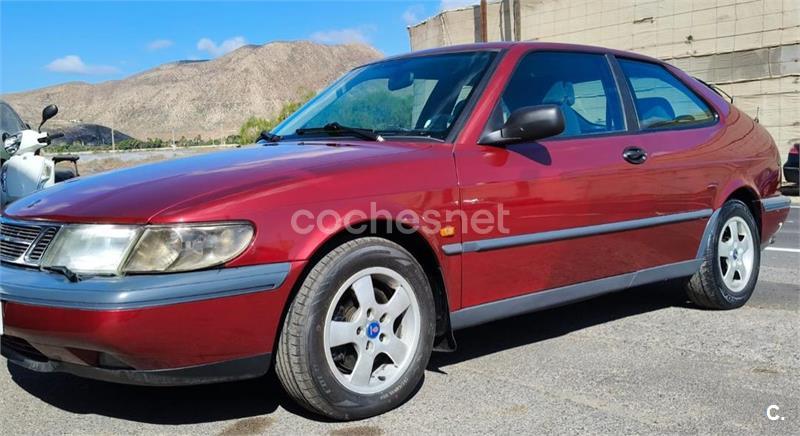 SAAB 900