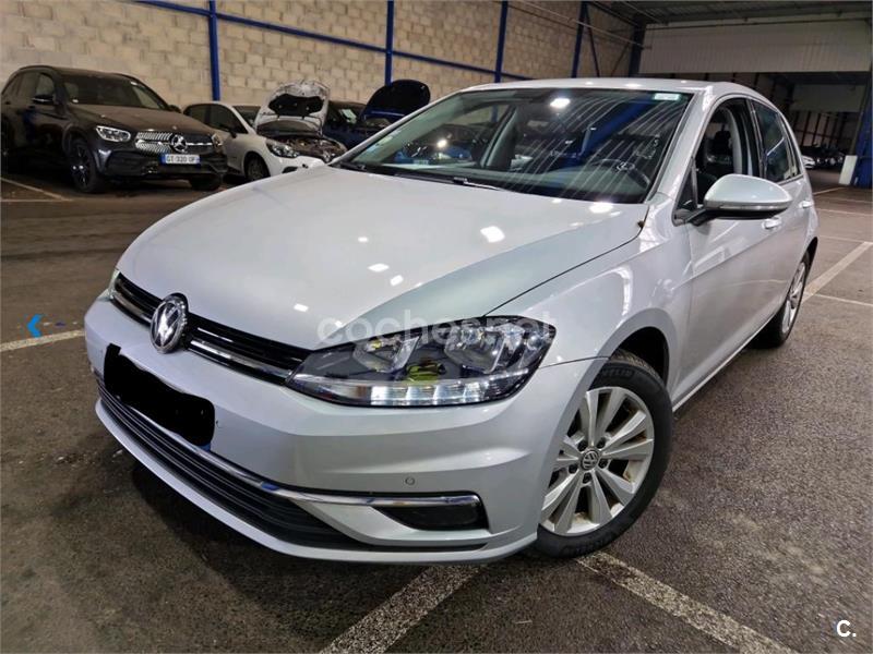 VOLKSWAGEN Golf Business Navi 1.6 TDI DSG