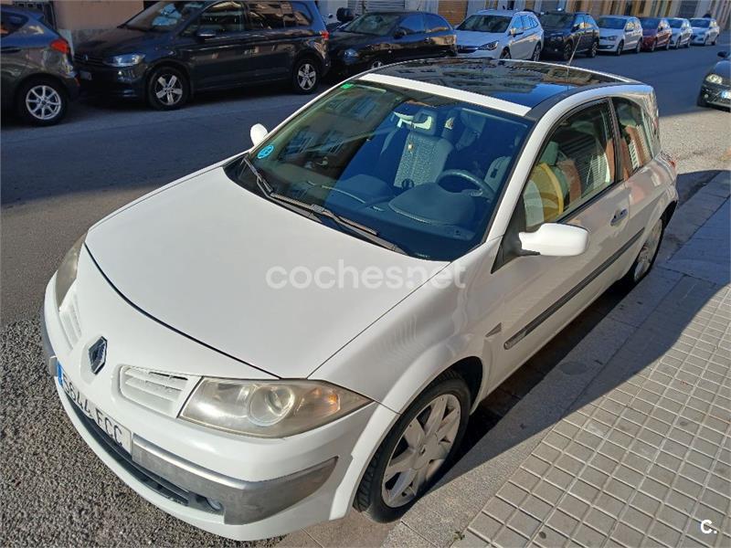 RENAULT Mégane CONFORT DYNAMIQUE 1.6 16V