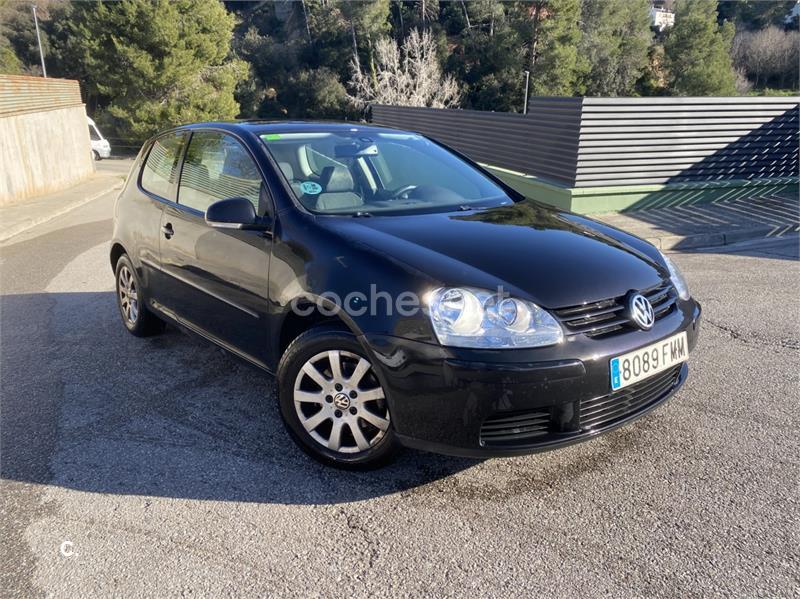 VOLKSWAGEN Golf 1.6 FSI Sportline