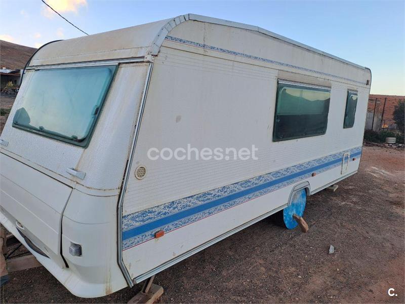 Vendo caravana Adria del 2001