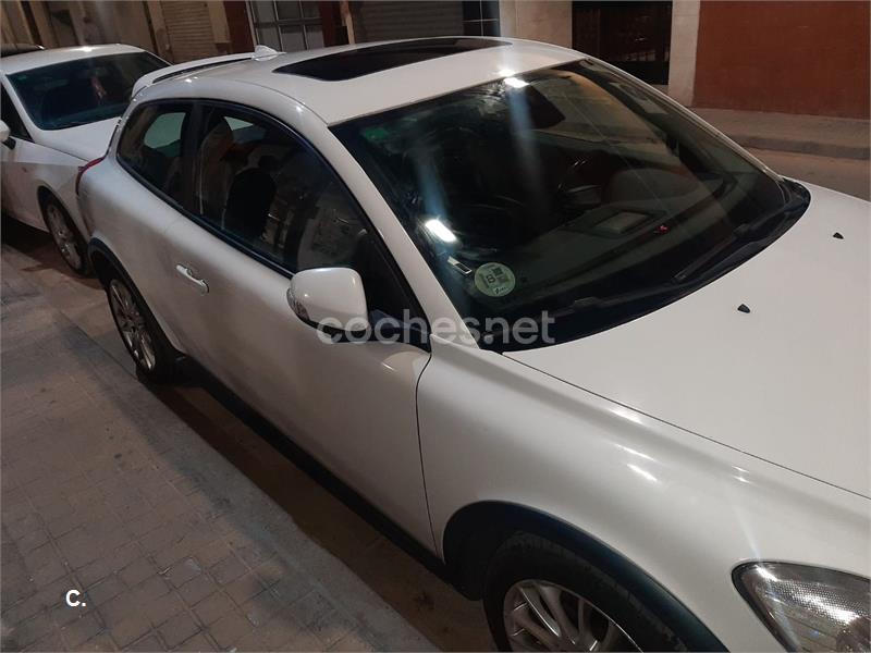 VOLVO C30 2.0 D3 Momentum Auto