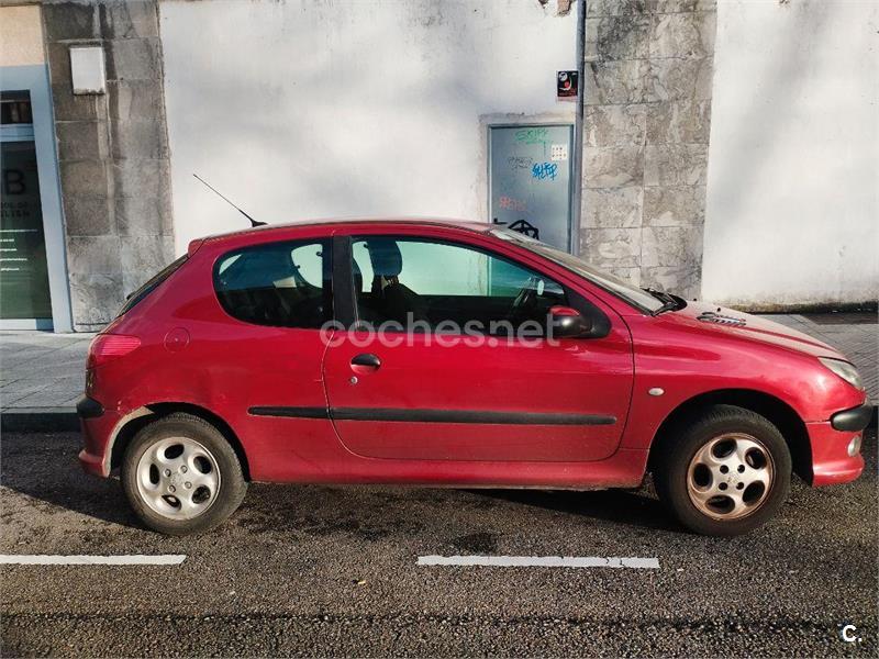 PEUGEOT 206