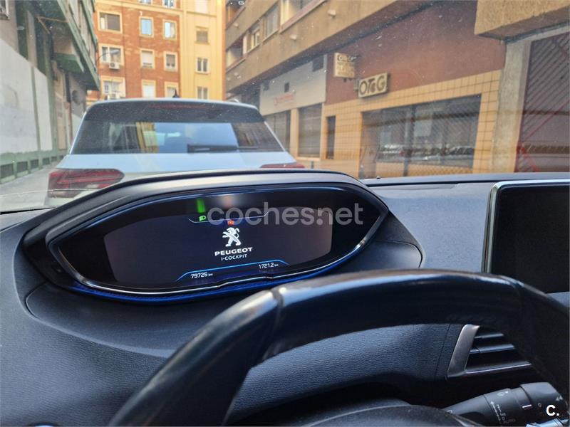 PEUGEOT 5008 Active 1.2L PureTech SS