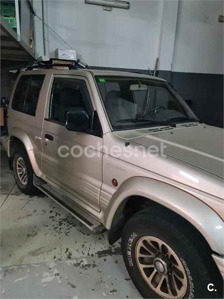 MITSUBISHI Montero