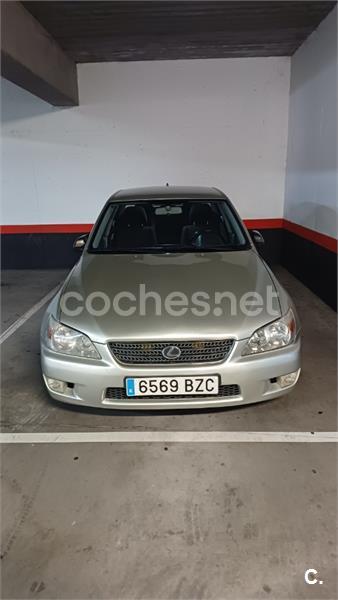 LEXUS IS200 2.0 Luxury