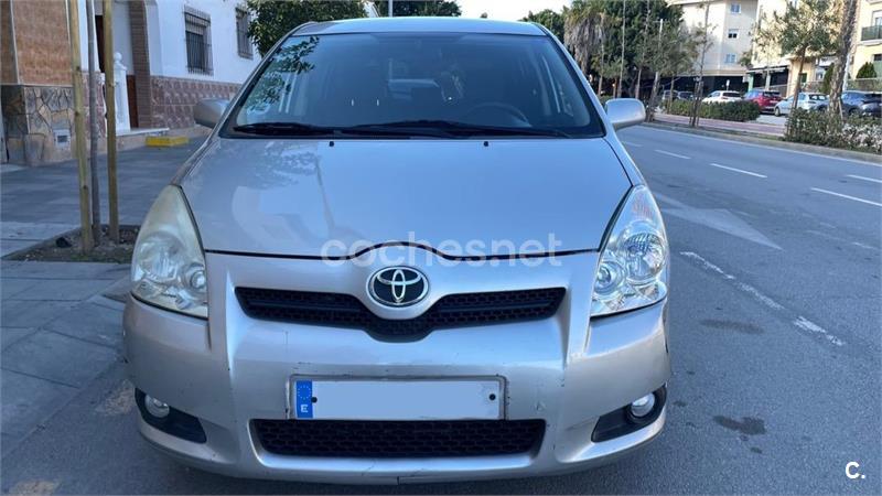 TOYOTA Corolla Verso