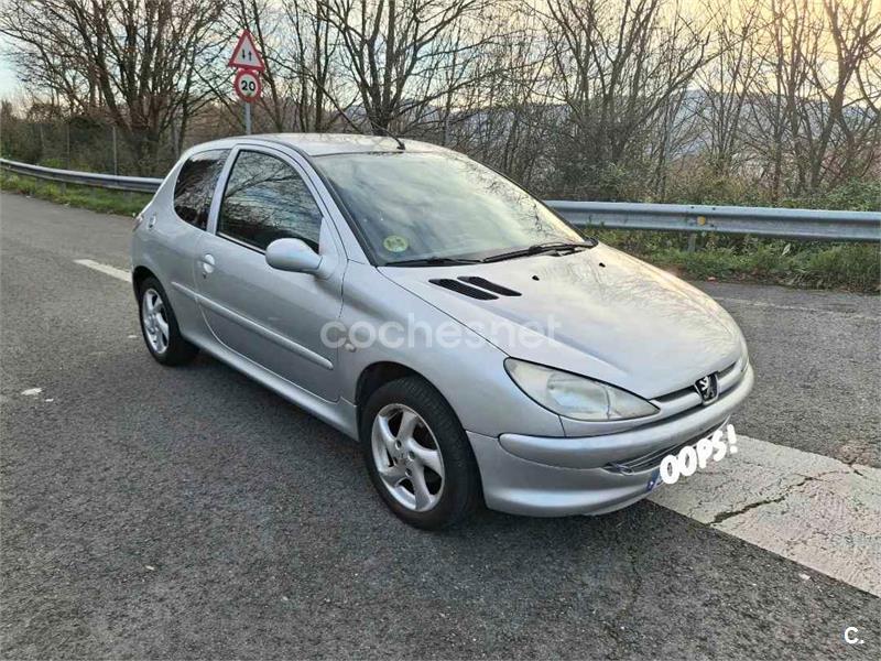 PEUGEOT 206