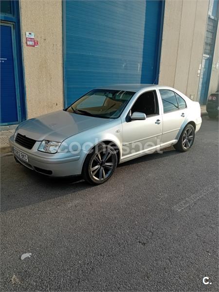 VOLKSWAGEN Bora 1.9 TDi Highline