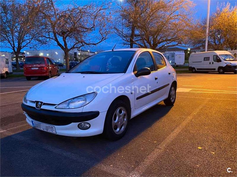 PEUGEOT 206