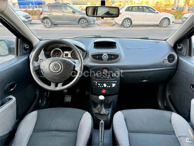 RENAULT Clio III