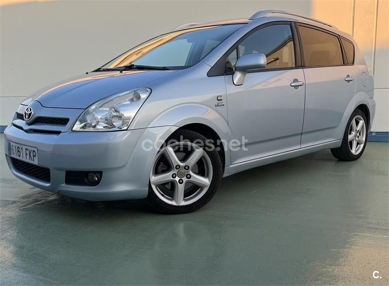 TOYOTA Corolla Verso 2.2 D4D Sport