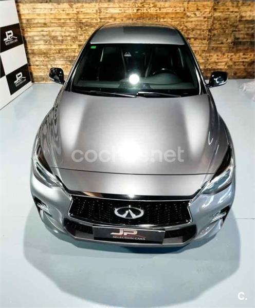 INFINITI Q30