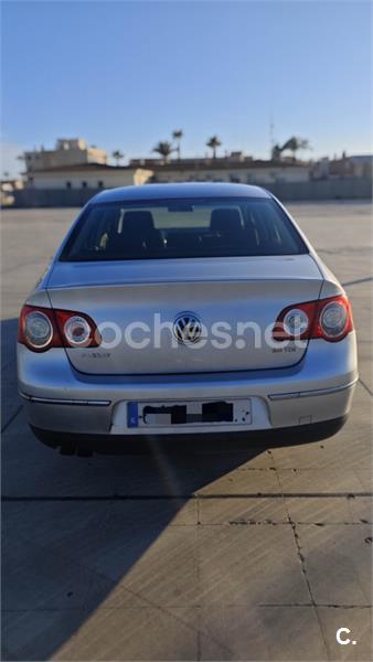 VOLKSWAGEN Passat 2.0 TDI Sportline