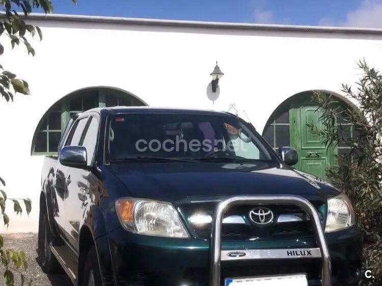 TOYOTA Hilux 2.5 D4D Doble Cabina DLX 4x4