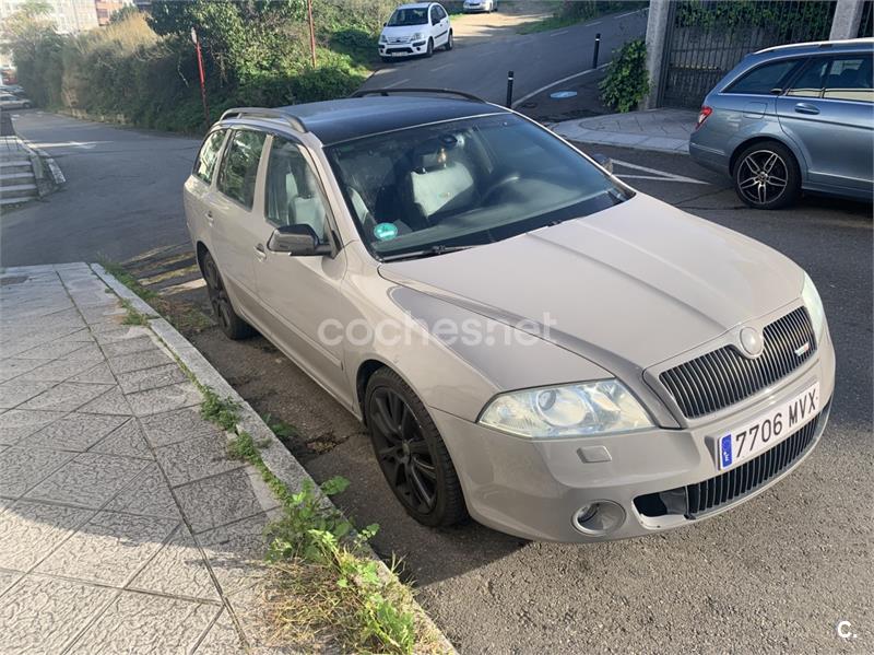 SKODA Octavia Combi 2.0 T FSI RS