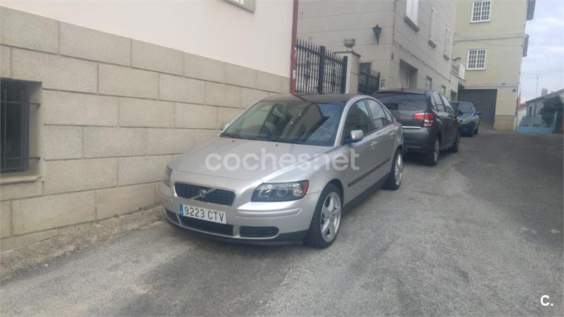 VOLVO S40