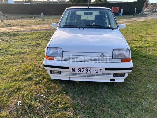 RENAULT R5