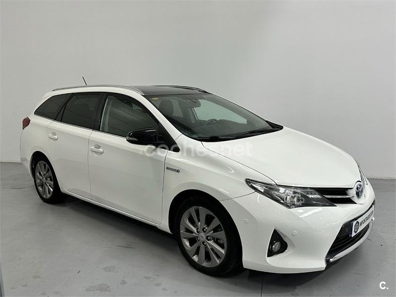 TOYOTA Auris Hybrid Advance Touring Sports