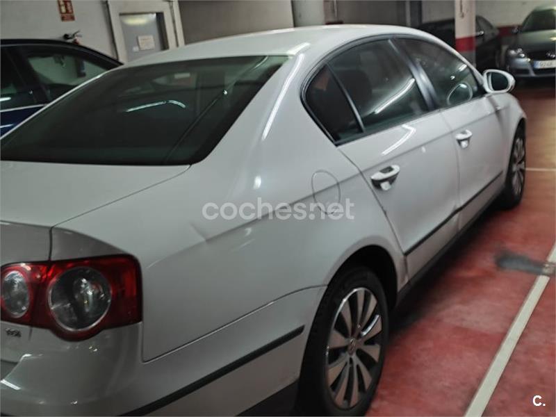 VOLKSWAGEN Passat 2.0 TDI DPF Edition