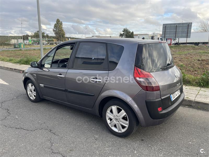 RENAULT Scenic CONFORT AUTHENTIQUE 1.5DCI100