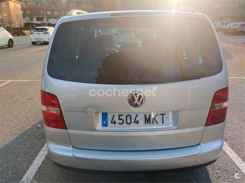 VOLKSWAGEN Touran