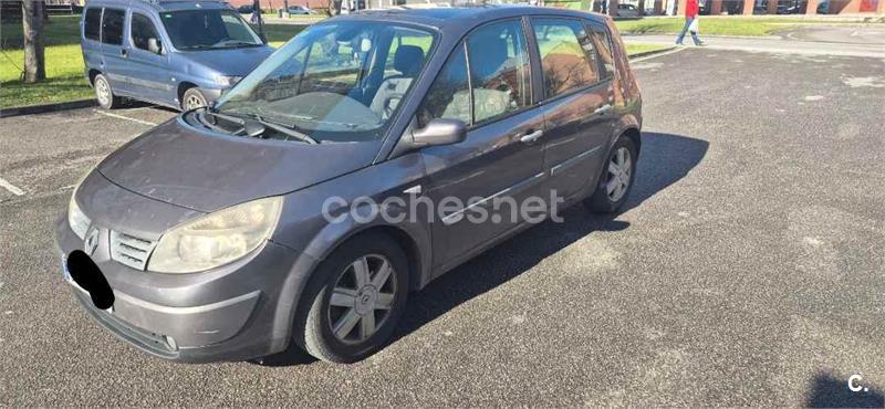 RENAULT Scenic