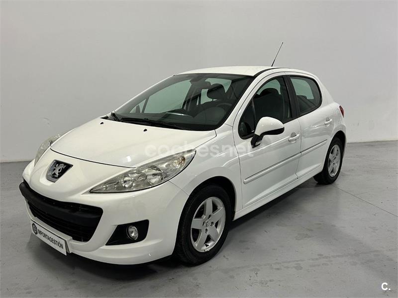 PEUGEOT 207 ACTIVE 1.4i 75