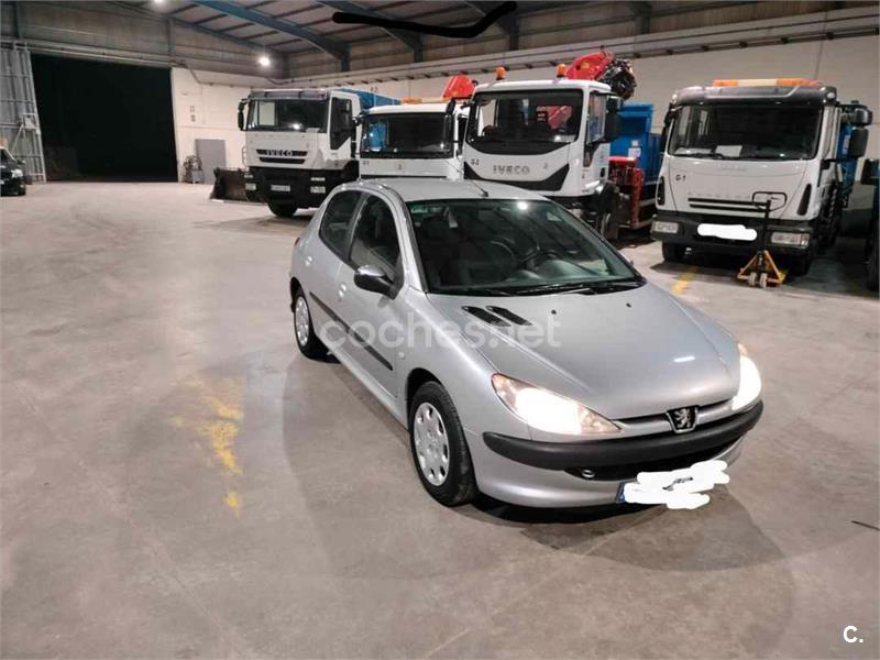 PEUGEOT 206