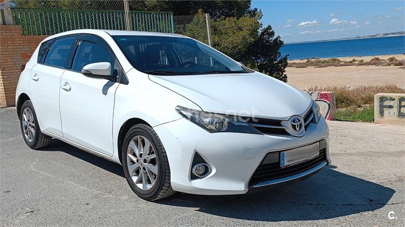 TOYOTA Auris 130 Active