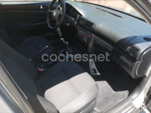 VOLKSWAGEN Passat 1.9 TDi Edition